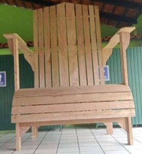 Silla de madera