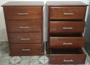 Cómoda con acabado brillante y diseño vanguardista en Andares.