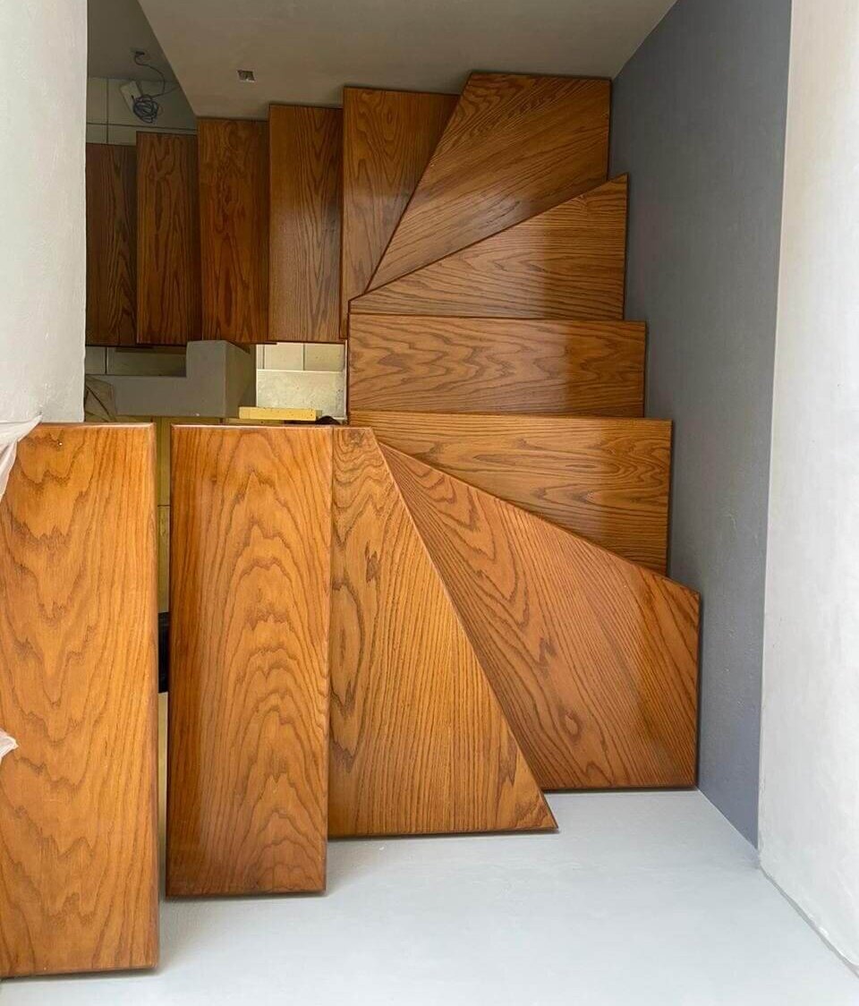 escalera de madera para interior
